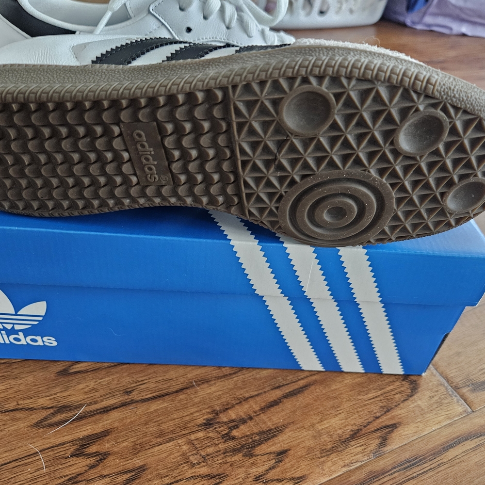 Adidas Men's or Women's White and Black Sneakers Samba - Picture 8 of 9